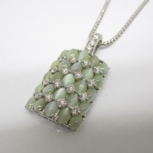 4392 K18WGネックレス キャッツアイ6,5カラット ダイヤモンド0,62カラット