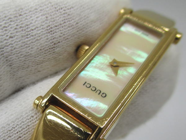 1520 グッチ バングルウォッチ 1500L レディース クォーツ シェル文字盤 ゴールドメッキ - 画像 (7)