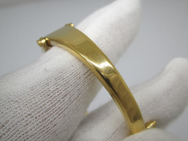 1520 グッチ バングルウォッチ 1500L レディース クォーツ シェル文字盤 ゴールドメッキ - 画像 (8)