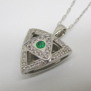 4406　K18WGネックレス　エメラルド0,09カラット　ダイヤモンド0,26カラット