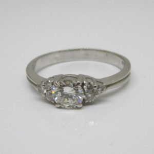 4417　PT900リング　ダイヤモンド0,45カラット　0,15カラット　13号