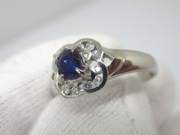 4446 PT900リング サファイア0,47カラット ダイヤモンド0,11カラット 13,5号 - 画像 (9)