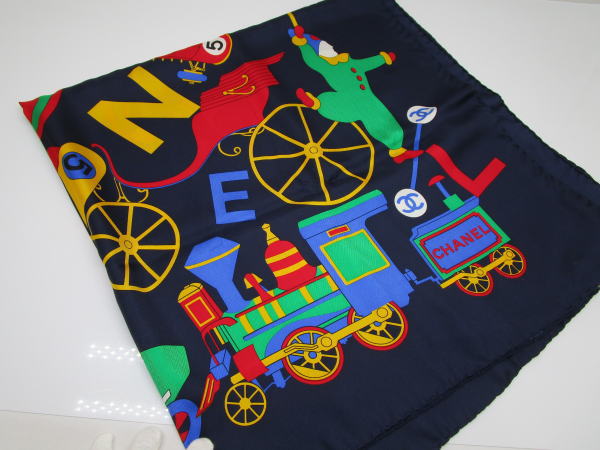 789 シャネル 大判スカーフ シルク ピエロ バイク 機関車 飛行機 - 画像 (3)