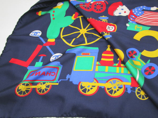 789 シャネル 大判スカーフ シルク ピエロ バイク 機関車 飛行機 - 画像 (8)