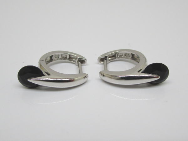 4449 K18WGフープピアス オニキス