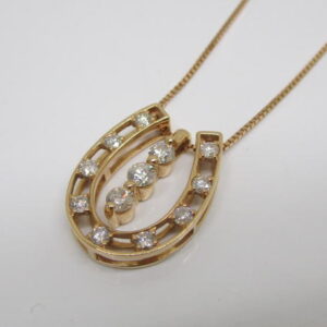 4465 K18PGネックレス ダイヤモンド0,5カラット 馬蹄型