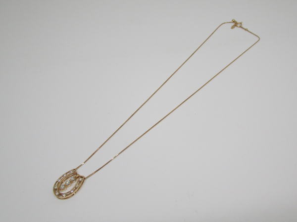 4465 K18PGネックレス ダイヤモンド0,5カラット 馬蹄型 - 画像 (2)