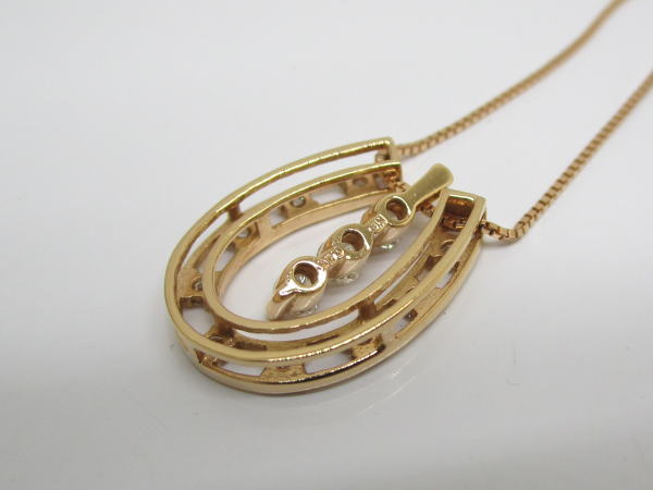 4465 K18PGネックレス ダイヤモンド0,5カラット 馬蹄型 - 画像 (6)