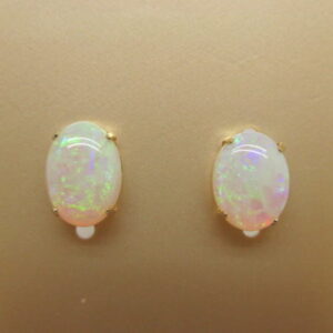 4473　K18ピアス　オパール　1,5カラット