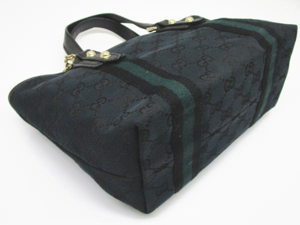 824 グッチ ミニトートバッグ GGキャンバス 139261 ブラック チャーム - 画像 (3)