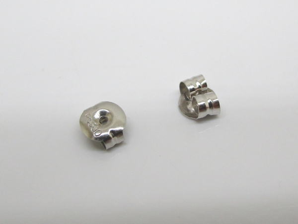 4534 PT900クロスピアス ダイヤモンド0,12カラット - 画像 (6)