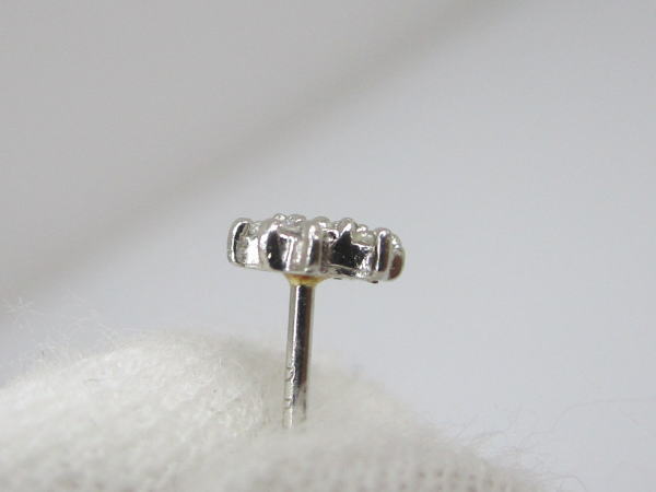 4534 PT900クロスピアス ダイヤモンド0,12カラット - 画像 (7)
