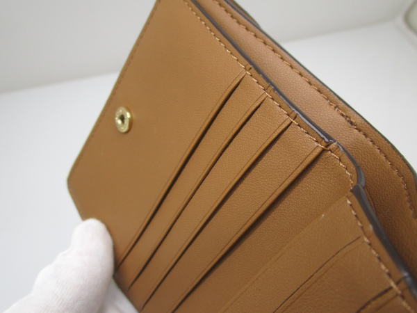 1130 コーチ Wホック2つ折り財布 ホース&キャリッジ レザー ホワイト - 画像 (7)