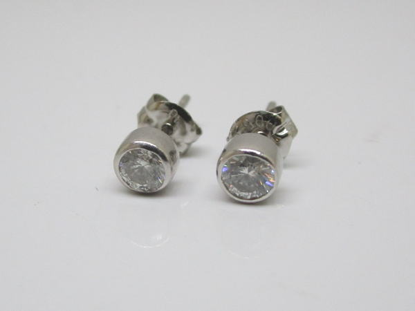 4539 PT900ピアス ダイヤモンド0,3カラット